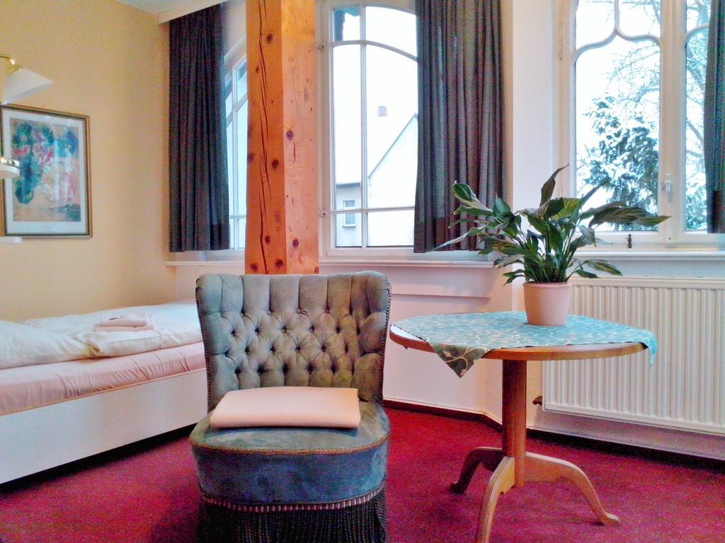 Pension & Gastehaus Villa Kuhn Zeitz Quarto foto